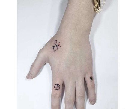 小清新手指纹身图案