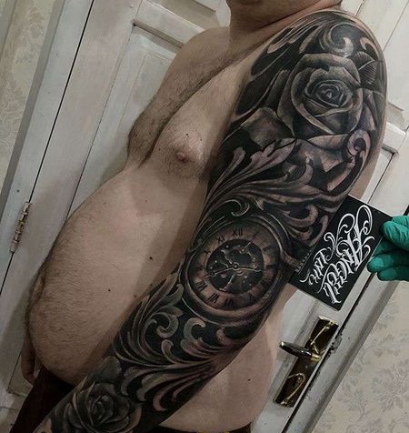 写实胳膊玫瑰钟表纹身图案
