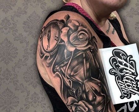 New School大臂沙漏指南针纹身图案