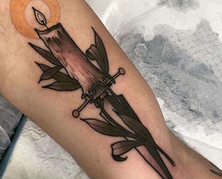 New School大臂蜡烛宝剑纹身图案