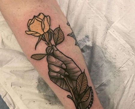 New School小臂手玫瑰纹身图案