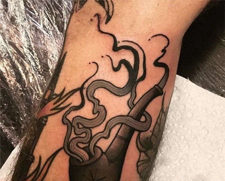 New School小腿烟斗纹身图案