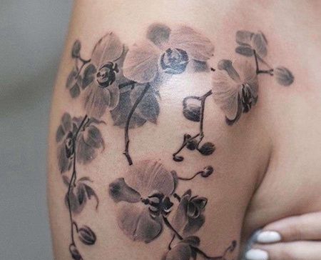 泼墨小腿花卉纹身图案
