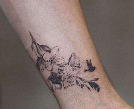 黑灰小臂樱花纹身图案