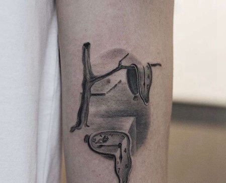 黑灰小臂钟表树纹身图案