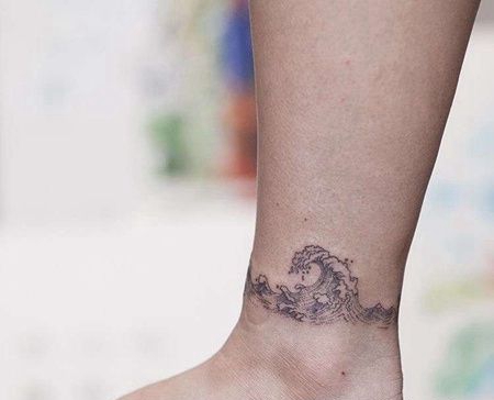 点线脚踝海浪纹身图案