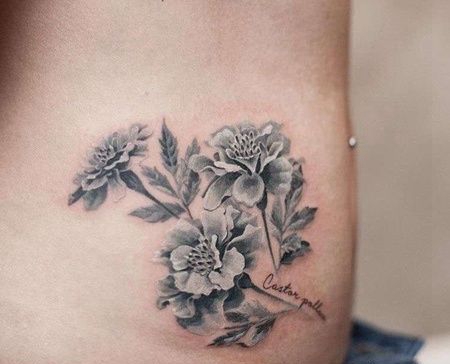 水墨侧腰花卉纹身图案