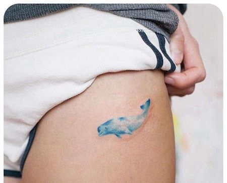 水彩大腿海豚纹身图案