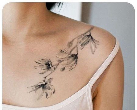 黑灰锁骨花卉纹身图案