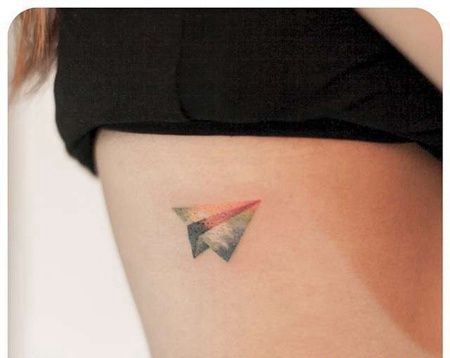 小清新侧腰纸飞机纹身图案