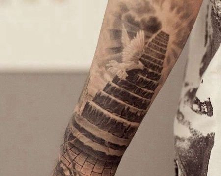 写实小臂楼梯鸽子纹身图案