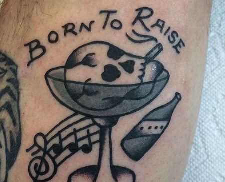 Old School大腿杯子纹身图案