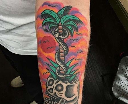 Old School小臂骷髅蛇椰子树纹身图案