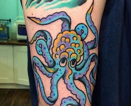 Old School大臂章鱼纹身图案