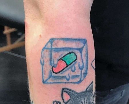 New School小臂冰块药纹身图案