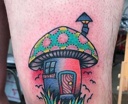 New School大腿蘑菇屋纹身图案