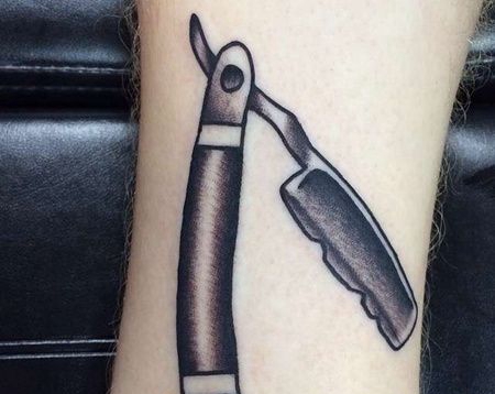 Old School大臂折刀纹身图案