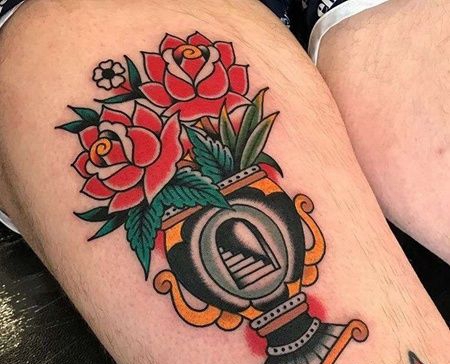 Old School大腿花瓶玫瑰纹身图案