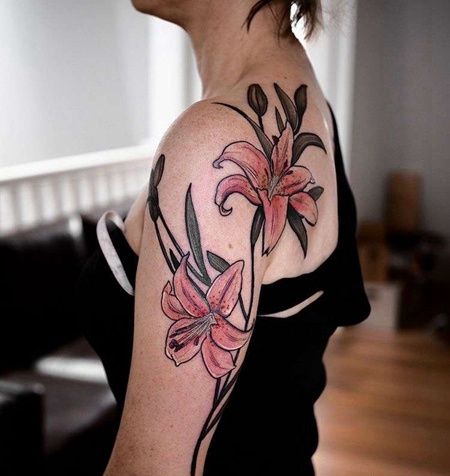 New School大臂后肩花卉纹身图案