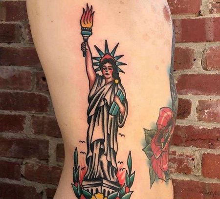 Old School侧腰自由女神纹身图案
