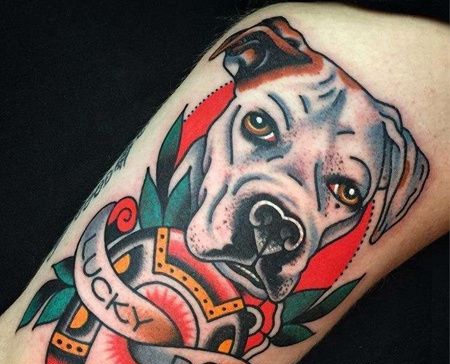 Old School小腿狗马蹄铁纹身图案