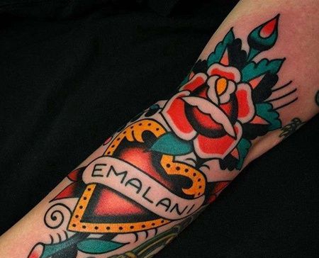 Old School腿玫瑰纹身图案