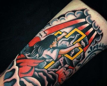 Old School小腿女人十字架纹身图案