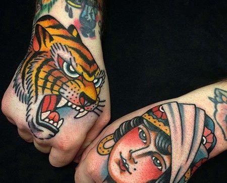 Old School手背老虎女人纹身图案