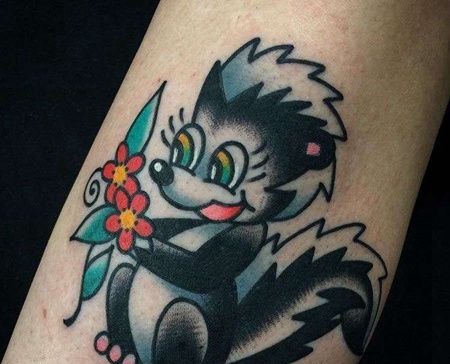 Old School小臂臭鼬纹身图案