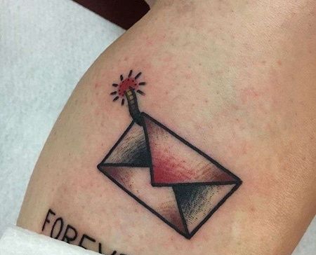 Old School小腿信纸纹身图案