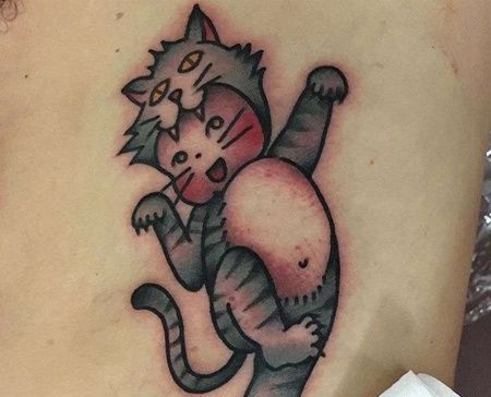 Old School侧腰娃娃猫纹身图案