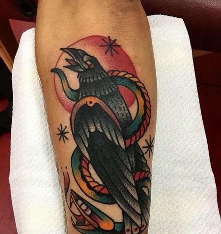 Old School小臂乌鸦蛇纹身图案