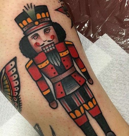 Old School小腿玩偶纹身图案