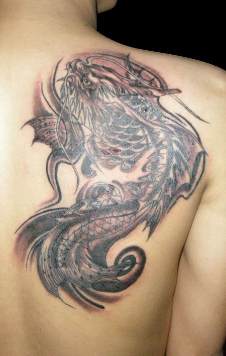 背部鳌鱼纹身图案