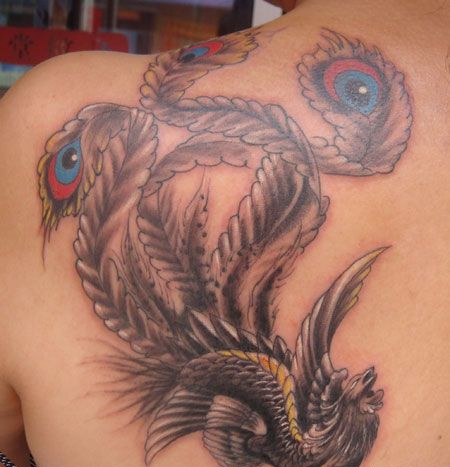 后背上的小凤凰纹身图案