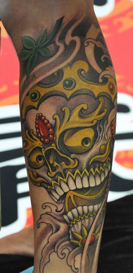 手臂彩色嘎巴拉纹身图案