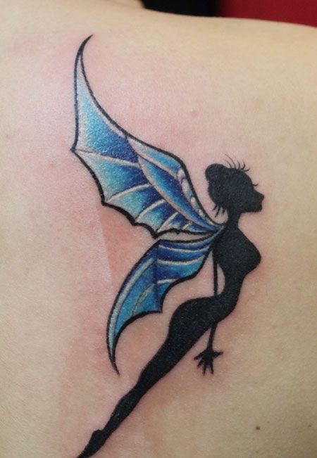 肩部简洁的精灵纹身图案