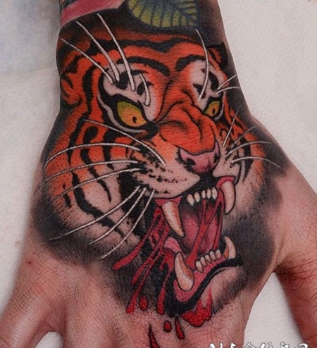 嗜血猛虎，手臂霸气虎头纹身图案