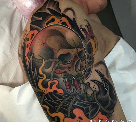 浴火重生，手臂newschool风格骷髅纹身