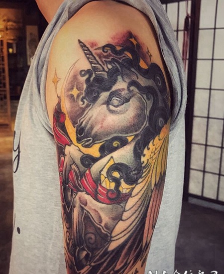 童话的色彩，手臂独角兽彩绘纹身