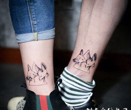 情侣腿部狐狸纹身图案