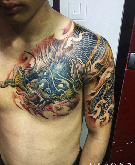 猛龙过江，半甲神龙霸气纹身