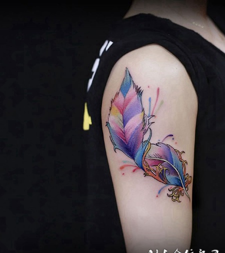 鸿毛之美，手臂好看的水彩羽毛纹身