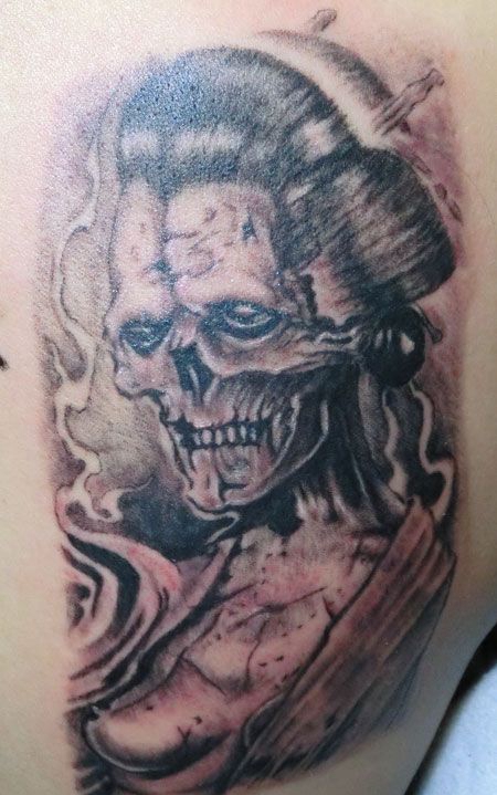 个性的骷髅艺妓纹身图案