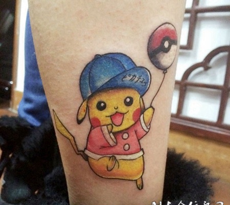 萌神降临，腿部皮卡丘卡通彩绘纹身