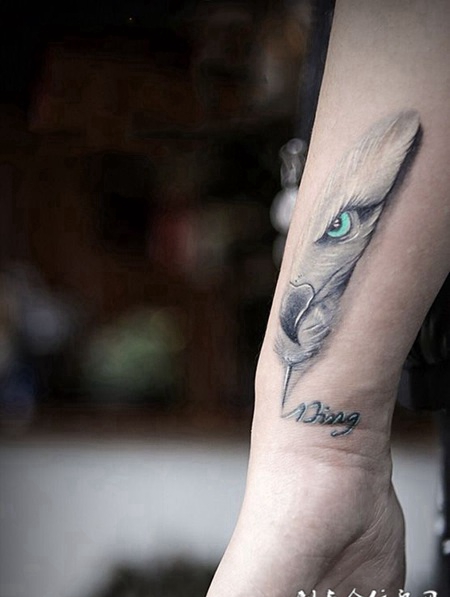 神奇的羽毛，手臂个性羽毛纹身图案