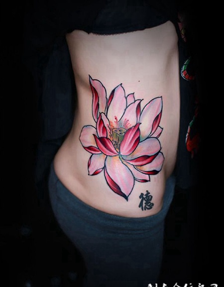 红莲花开，侧腰莲花彩绘纹身