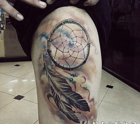 风中的梦想，大腿水彩捕梦网纹身图案