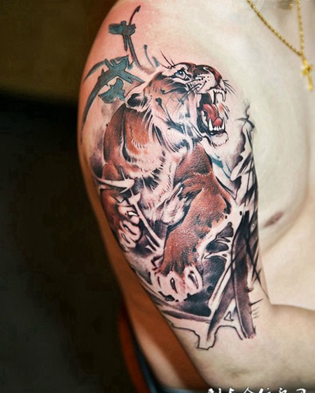 震天虎啸，大臂水墨老虎印象派纹身