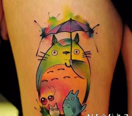 童年的萌物，大腿水彩龙猫卡通纹身